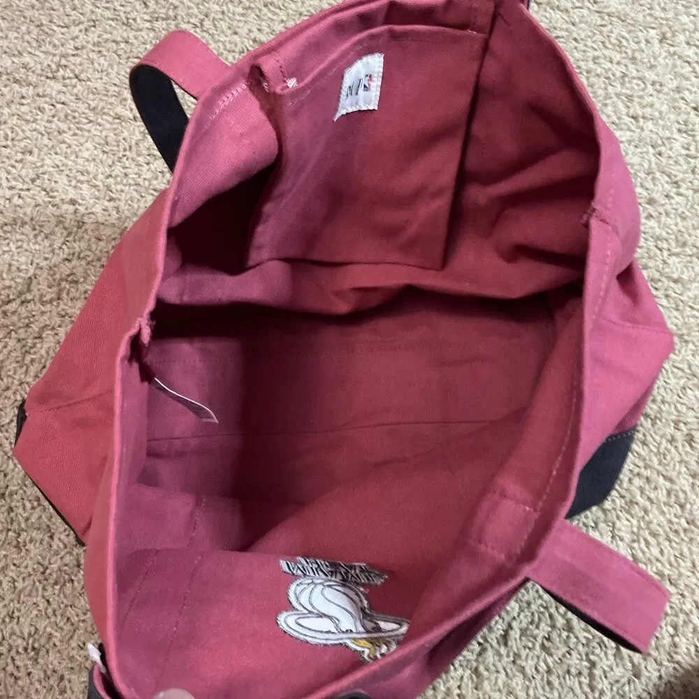 NBA Miami Heat Logo large Tote Bag GAP black/red Canvas 21x11.5x10 NWT $58